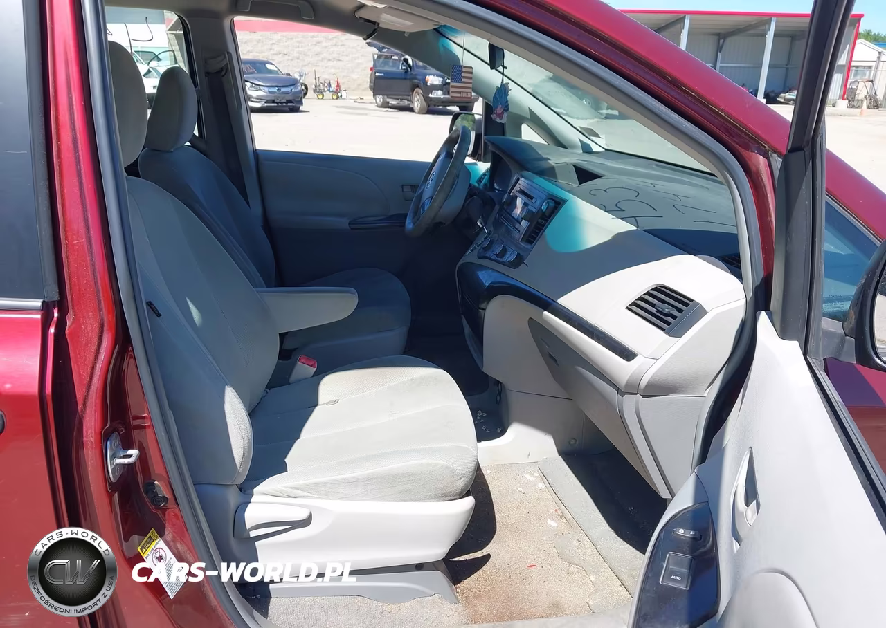 2011 Toyota Sienna Base V6 VIN:5TDZK3DC8BS052628 - 5