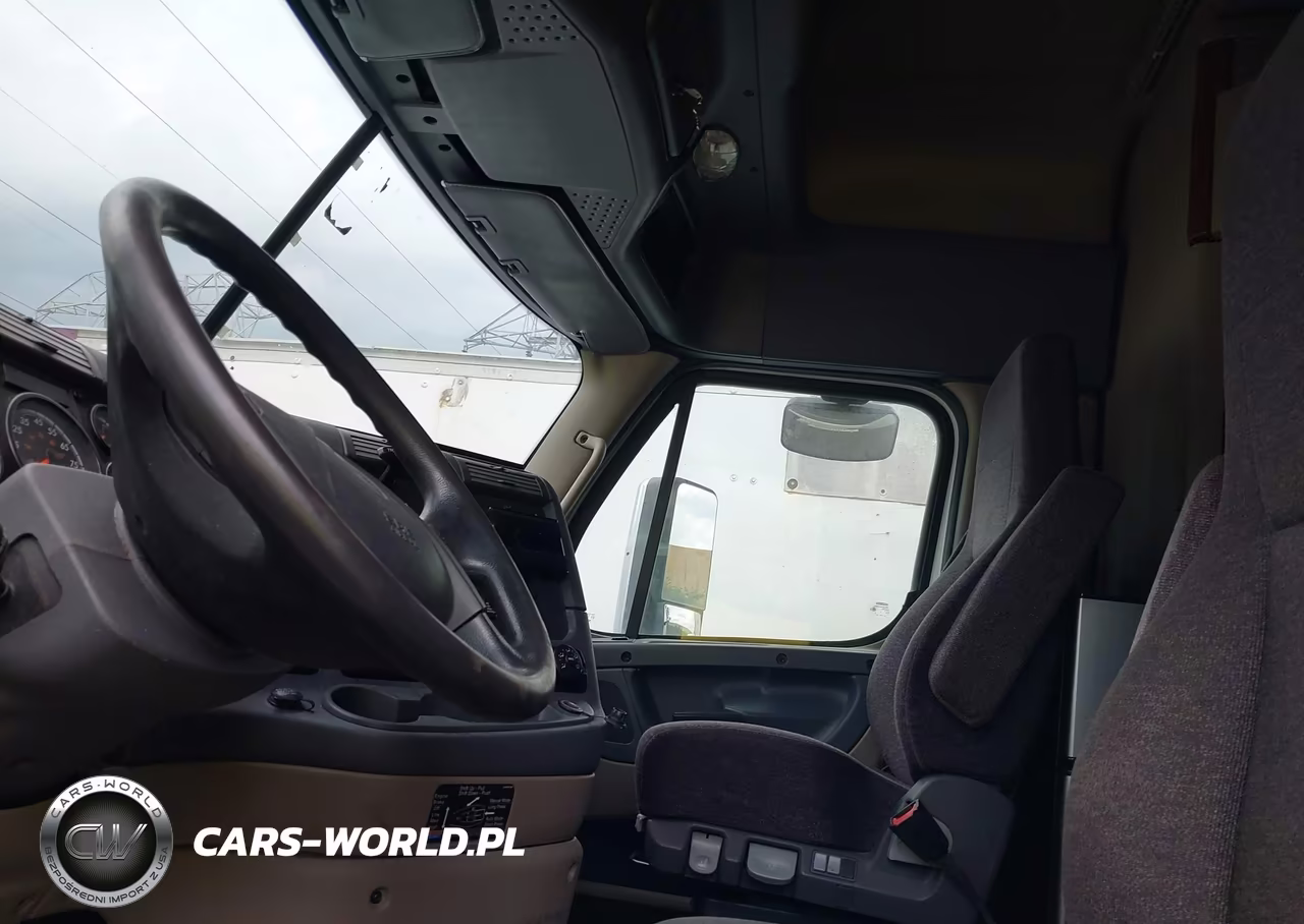 2018 Freightliner Cascadia 125 VIN:1FUJGLDV7JLKC7052 - 7