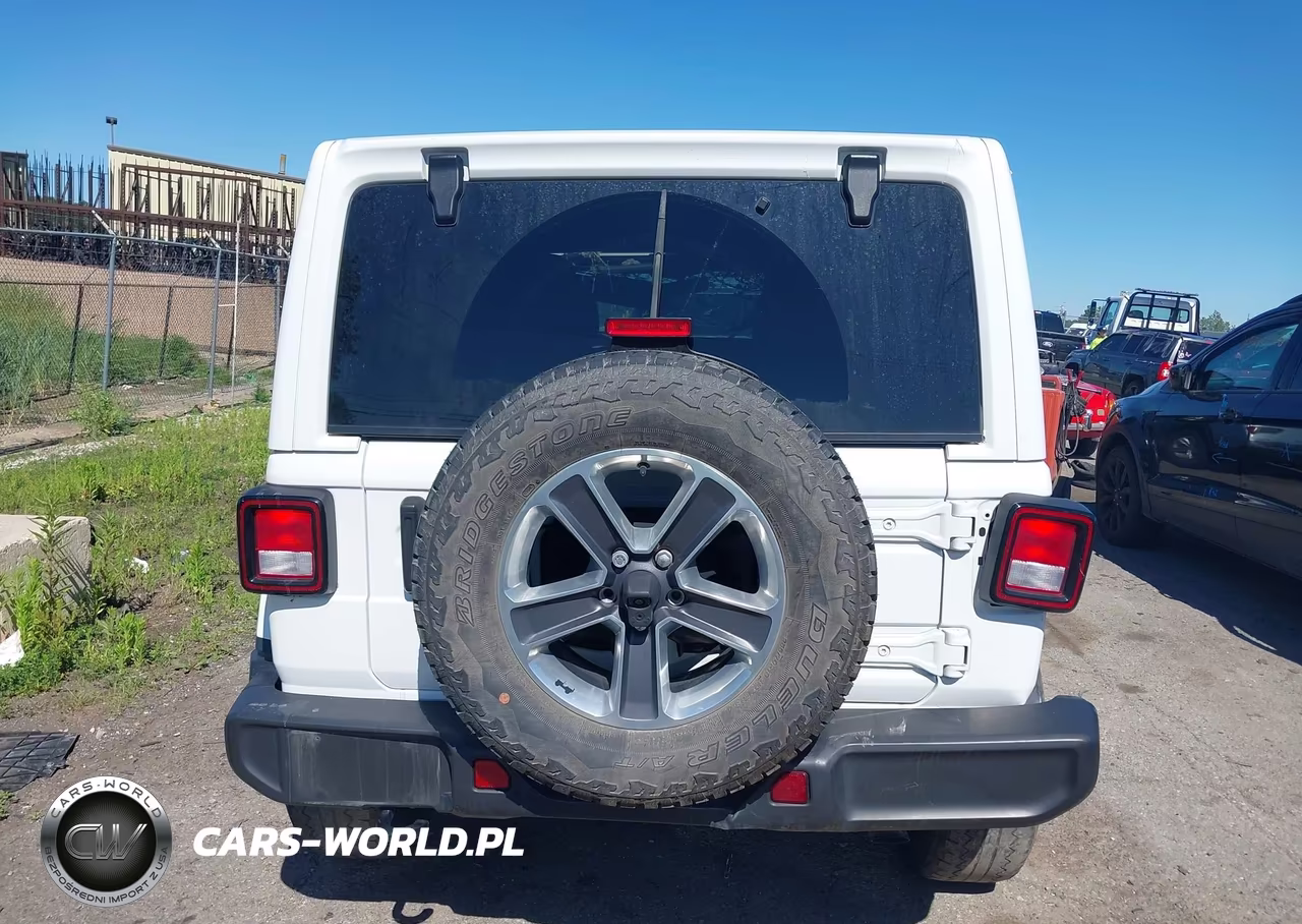2021 Jeep Wrangler Unlimited Sahara 4X4 VIN:1C4HJXEG3MW660373 - 16