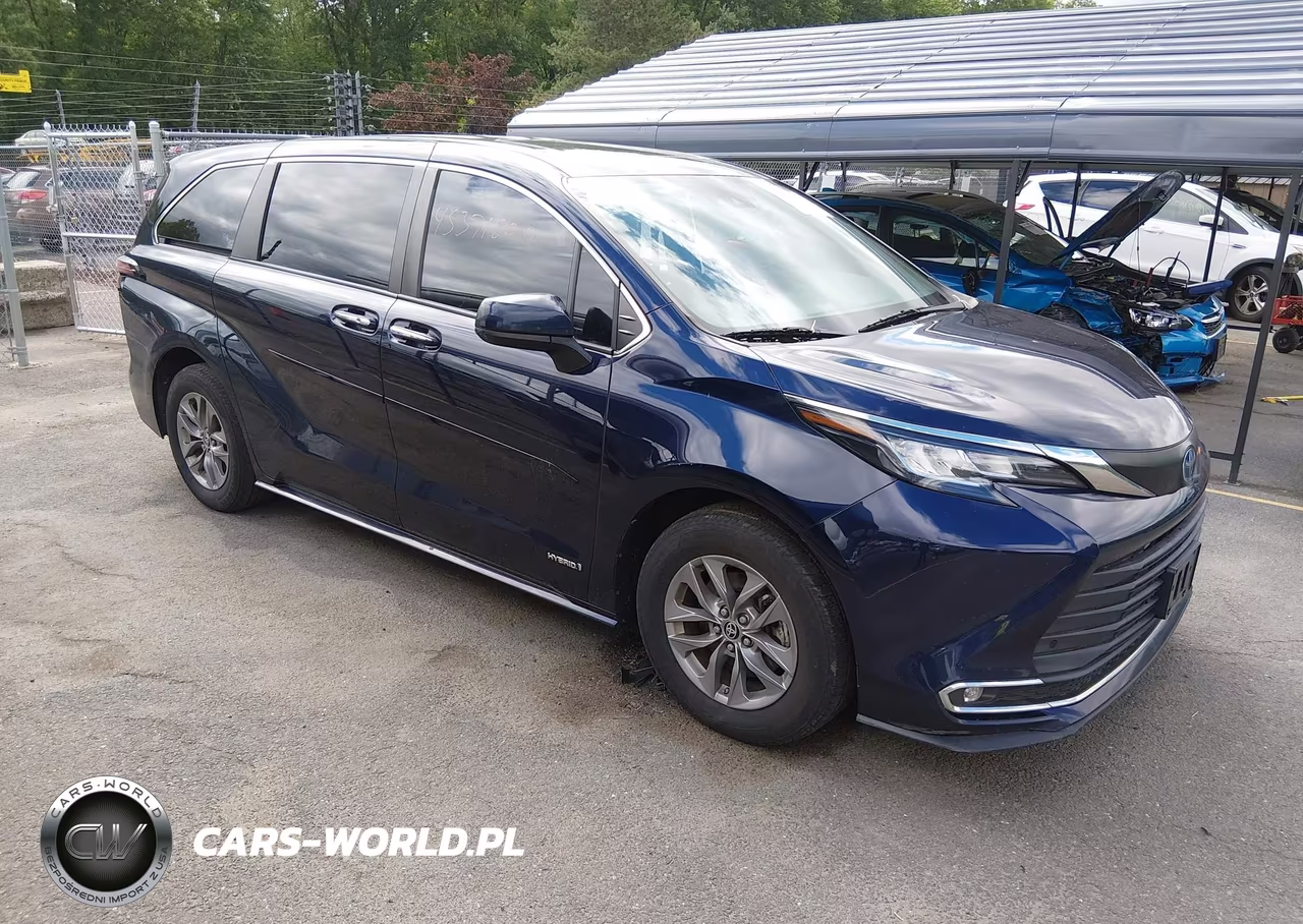 2021 Toyota Sienna Xle
