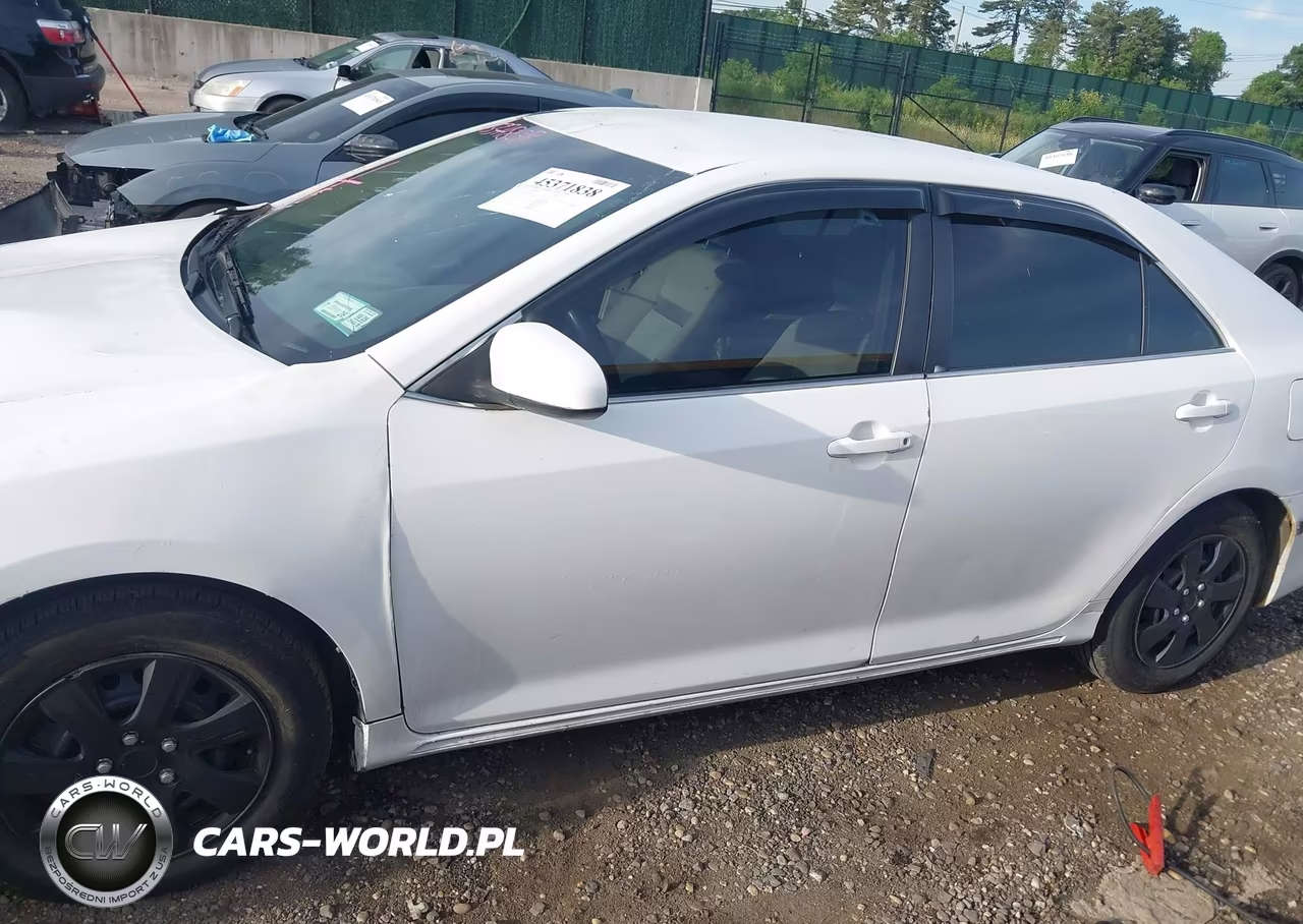 2014 Toyota Camry Le VIN:4T1BF1FK4EU447691 - 14