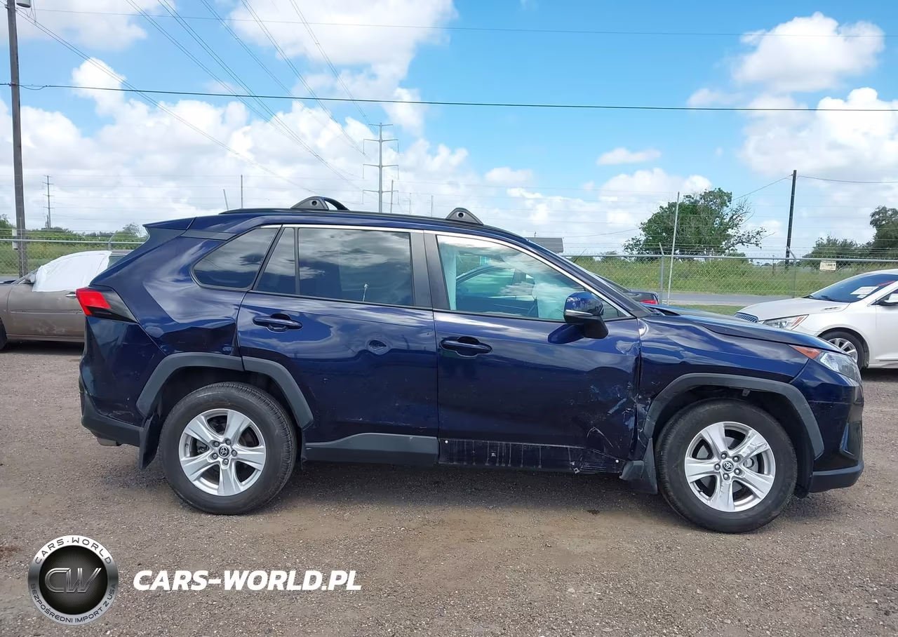 2021 Toyota Rav4 Xle VIN:2T3P1RFV7MW234012 - 13