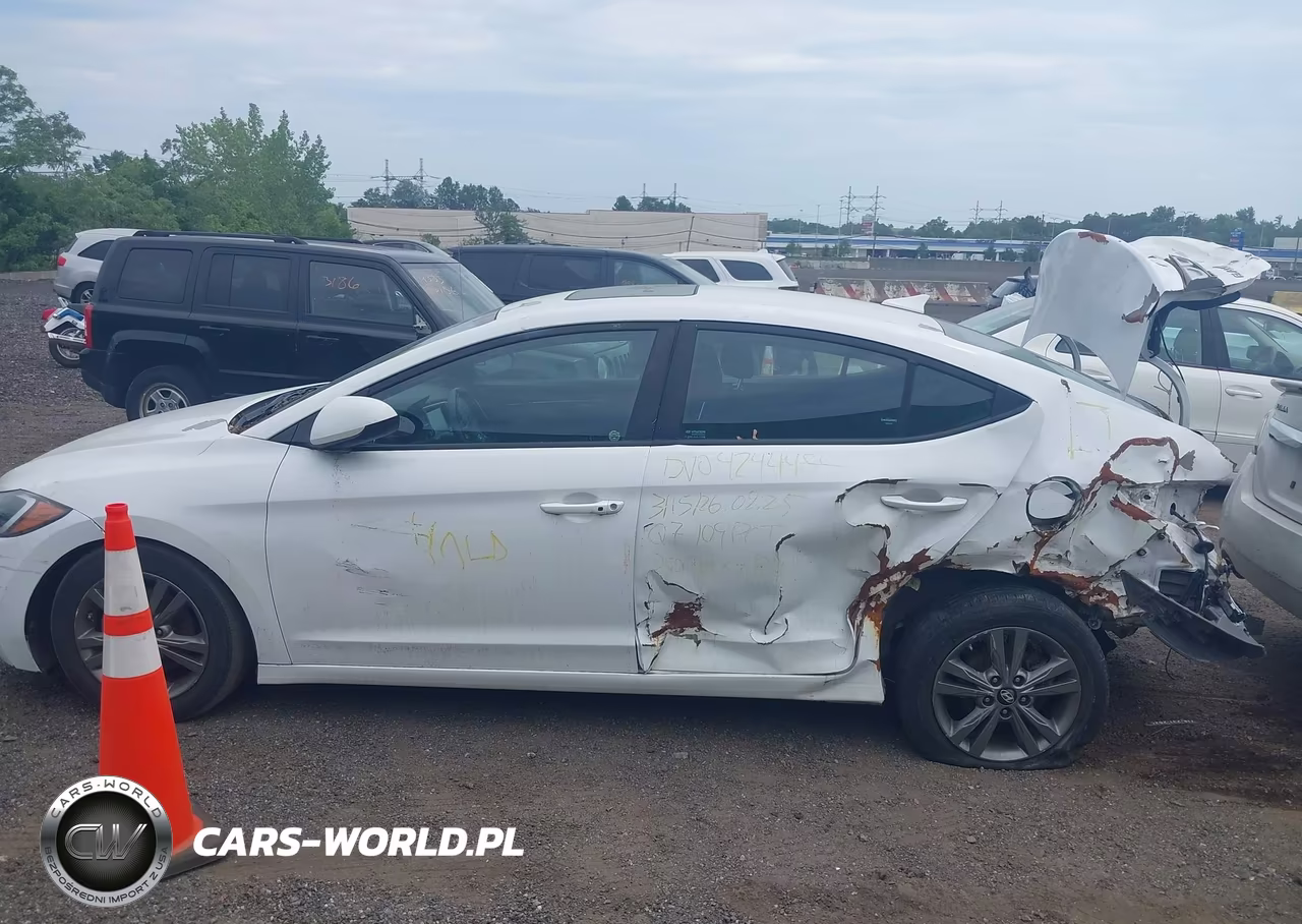 2018 Hyundai Elantra Value Edition VIN:5NPD84LF1JH262292 - 14