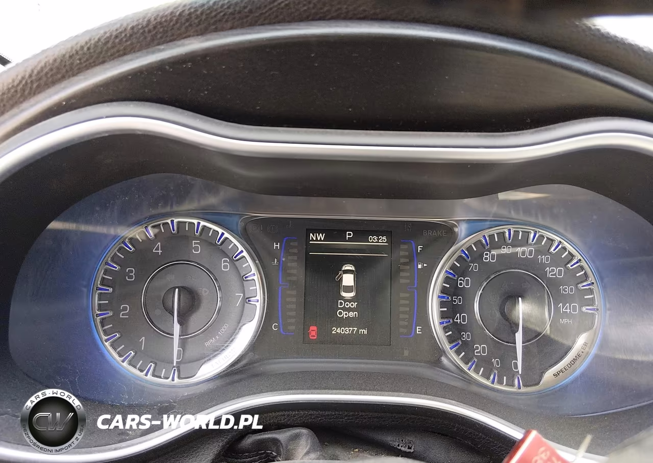 2015 Chrysler 200 Limited VIN:1C3CCCAB6FN596883 - 7