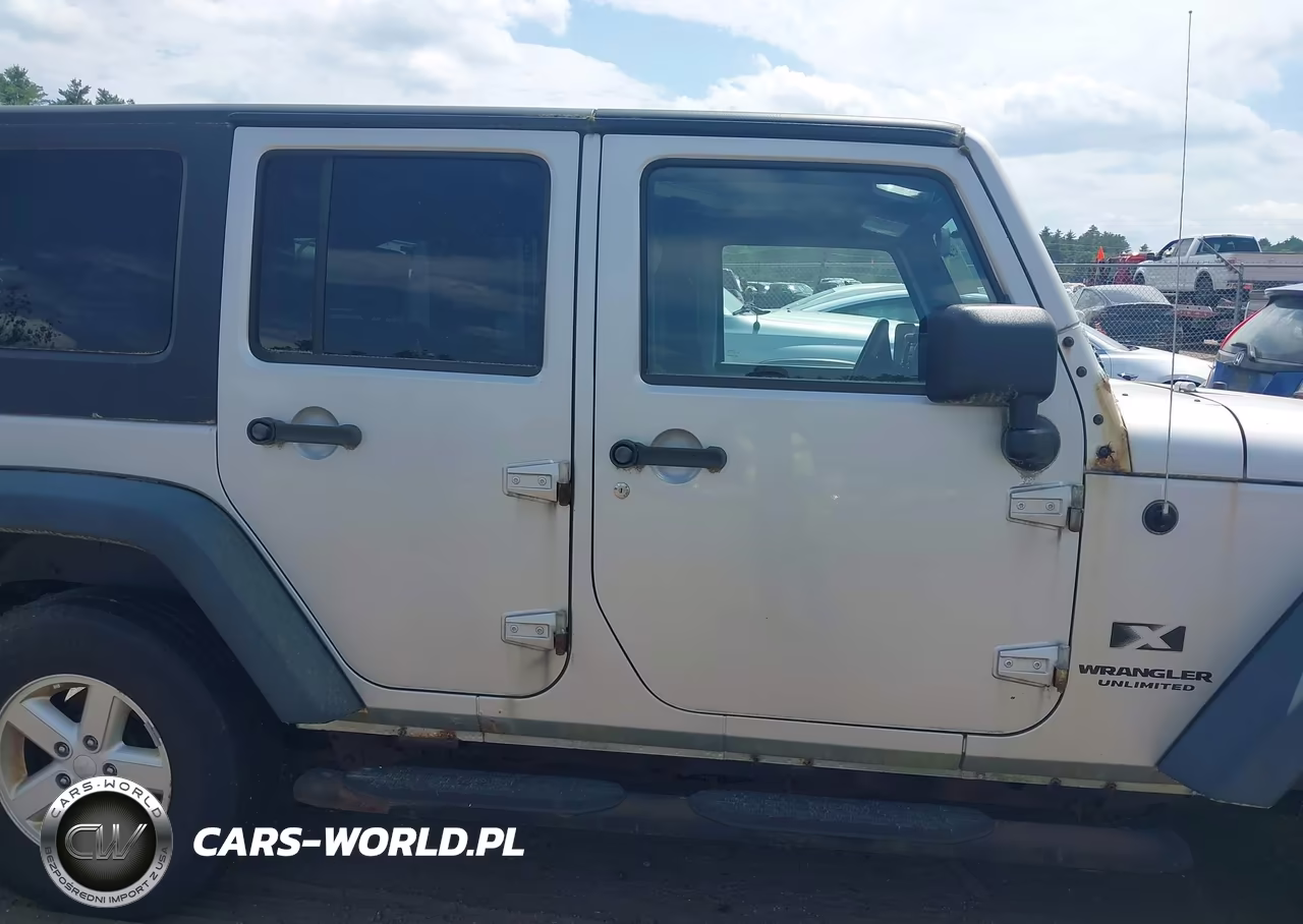 2008 Jeep Wrangler Unlimited X VIN:1J4GA39188L501652 - 13