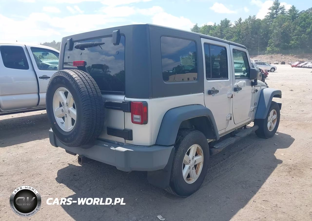 2008 Jeep Wrangler Unlimited X VIN:1J4GA39188L501652 - 4