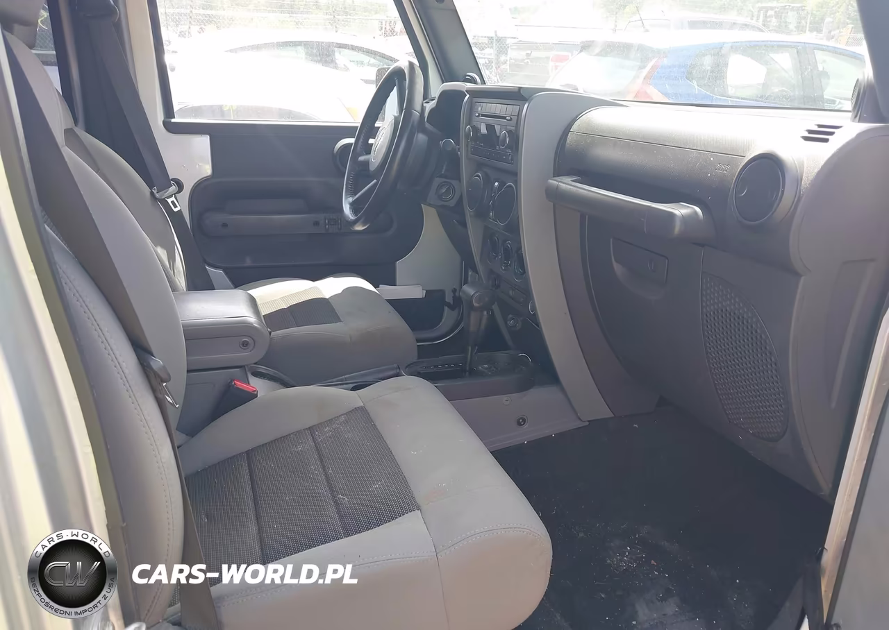 2008 Jeep Wrangler Unlimited X VIN:1J4GA39188L501652 - 5