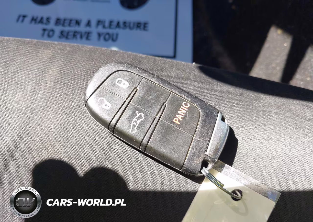 2019 Chrysler 300 Touring Awd VIN:2C3CCARG4KH603661 - 11