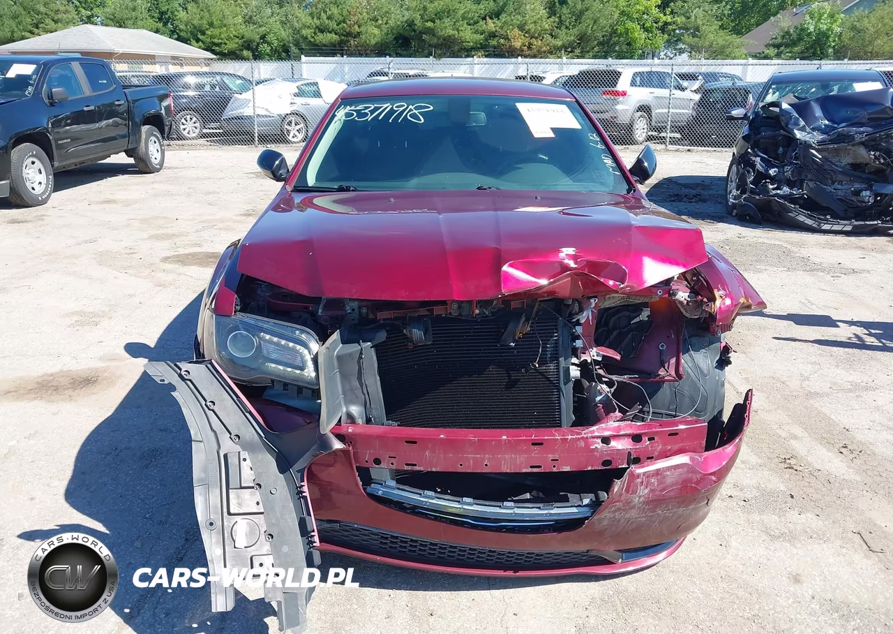 2019 Chrysler 300 Touring Awd VIN:2C3CCARG4KH603661 - 12