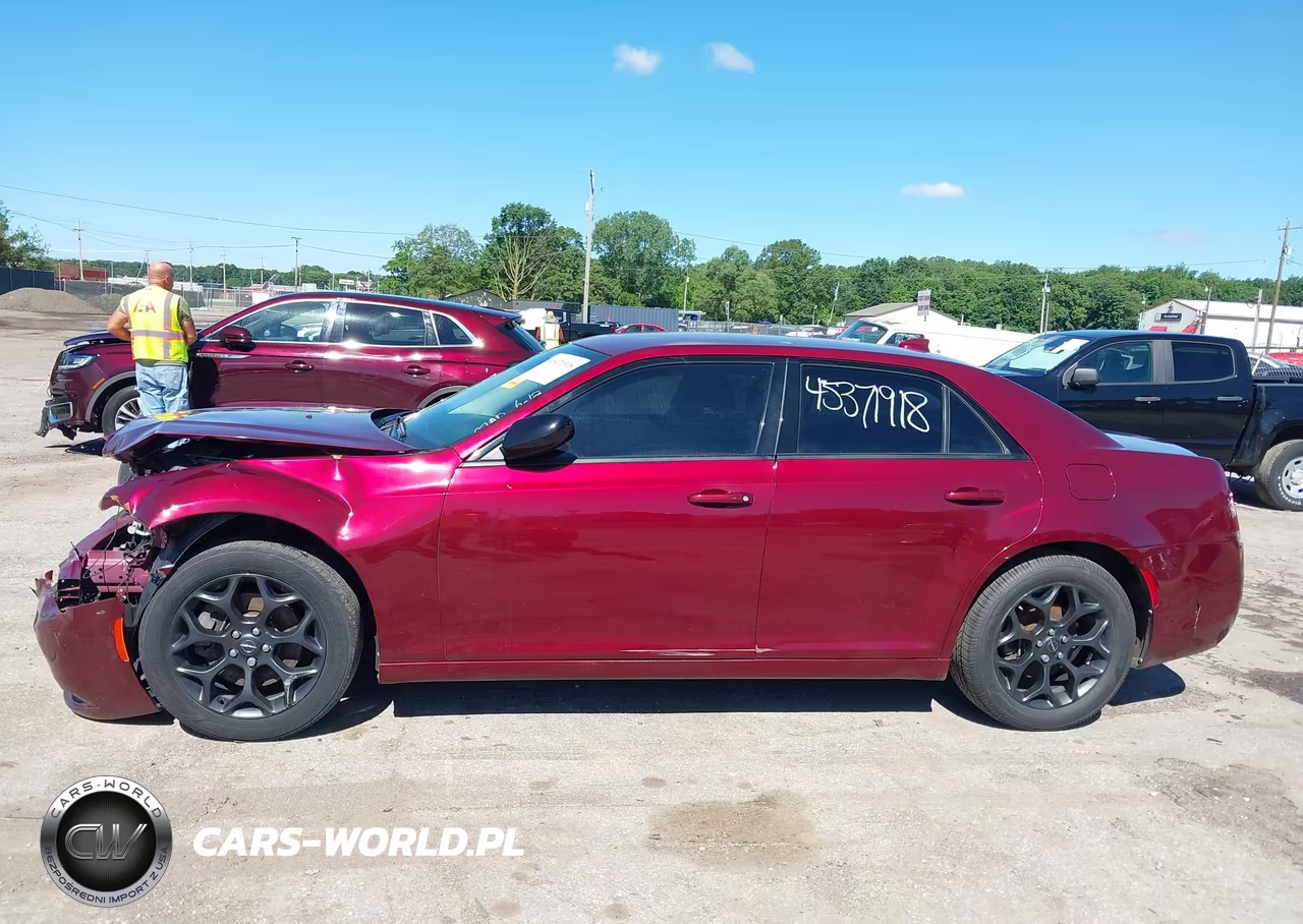 2019 Chrysler 300 Touring Awd VIN:2C3CCARG4KH603661 - 14