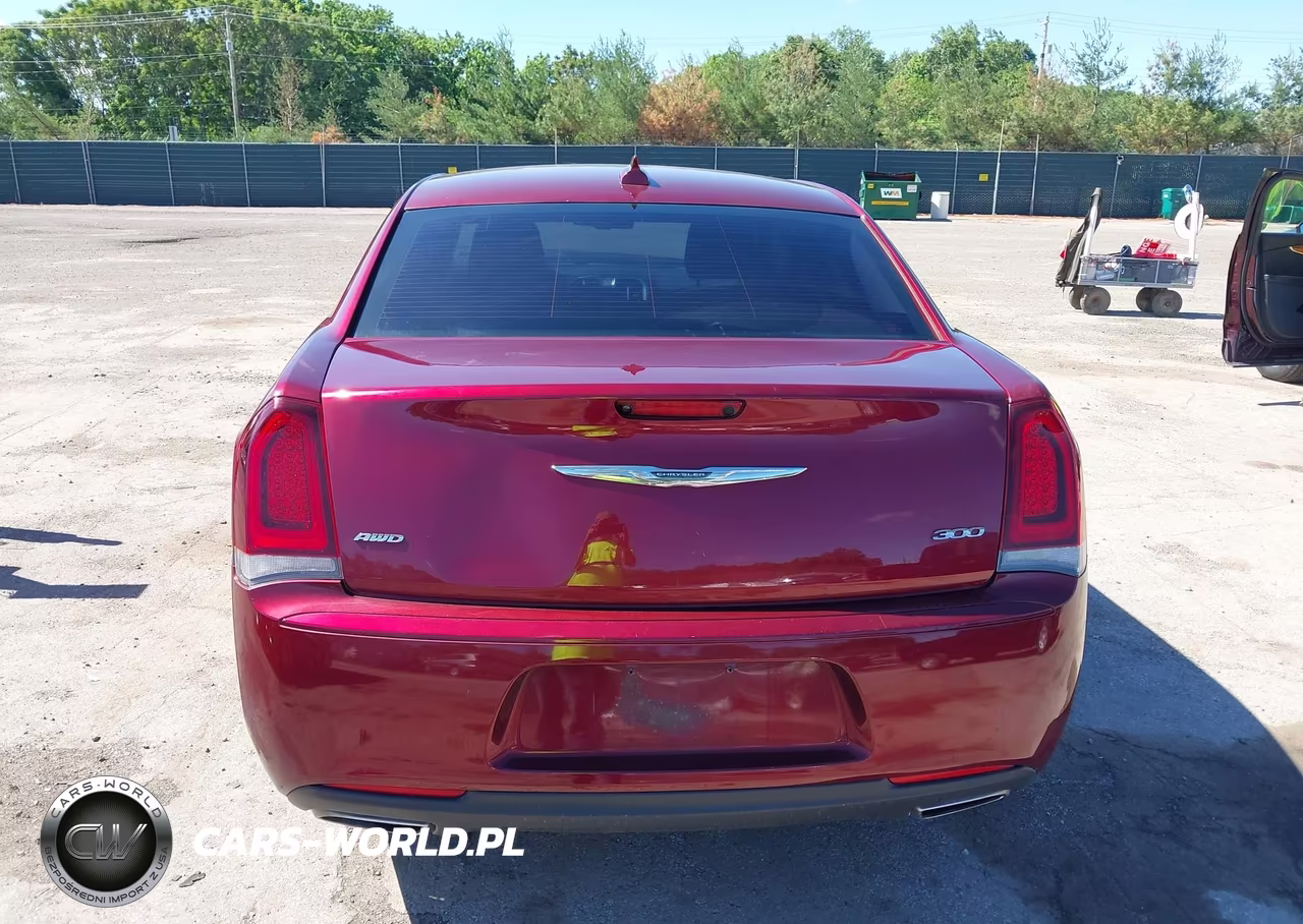 2019 Chrysler 300 Touring Awd VIN:2C3CCARG4KH603661 - 16