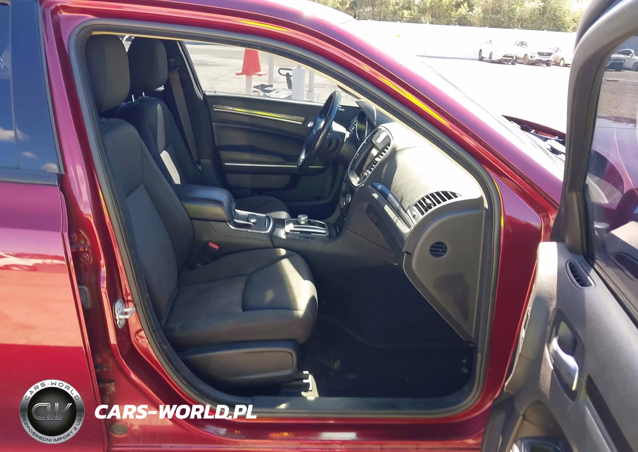 2019 Chrysler 300 Touring Awd VIN:2C3CCARG4KH603661 - 5