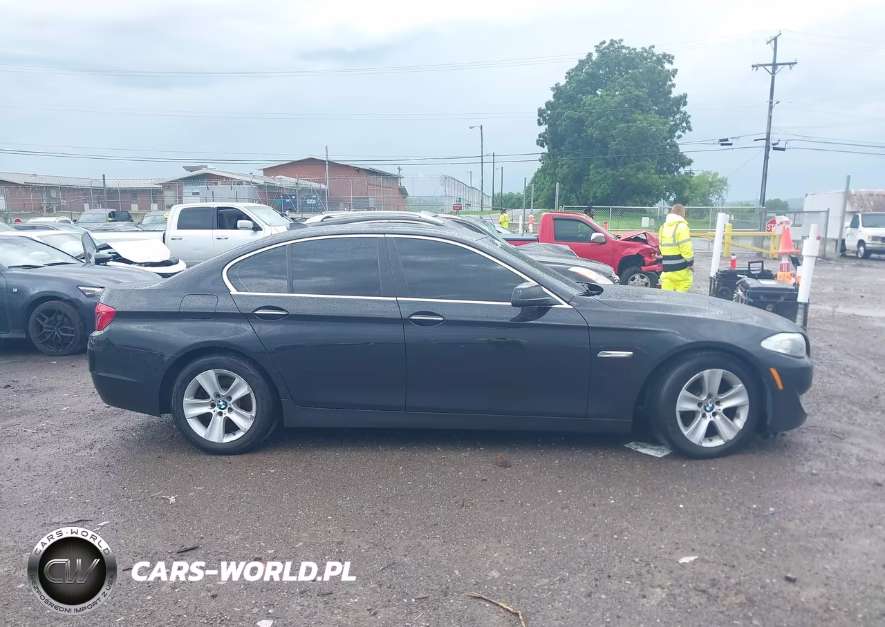 2013 BMW 528I xDrive VIN:WBAXH5C57DD112477 - 13
