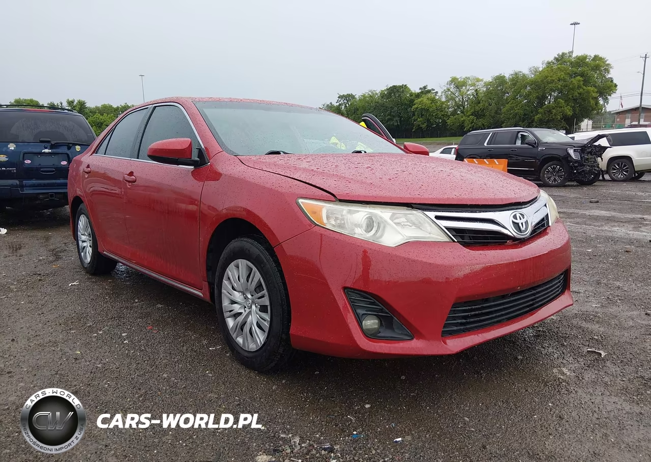 2012 Toyota Camry Le – zdjęcie 1 z 16
