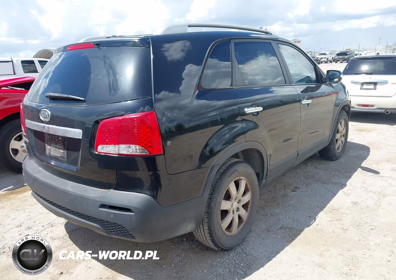 2011 Kia Sorento Lx VIN:5XYKT4A10BG118688 - 4