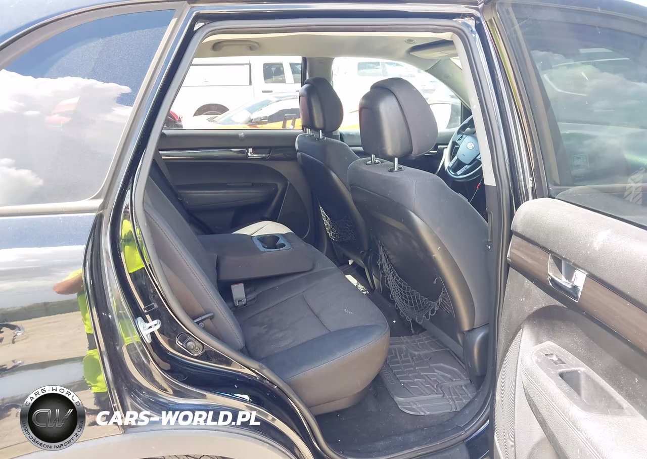 2011 Kia Sorento Lx VIN:5XYKT4A10BG118688 - 8
