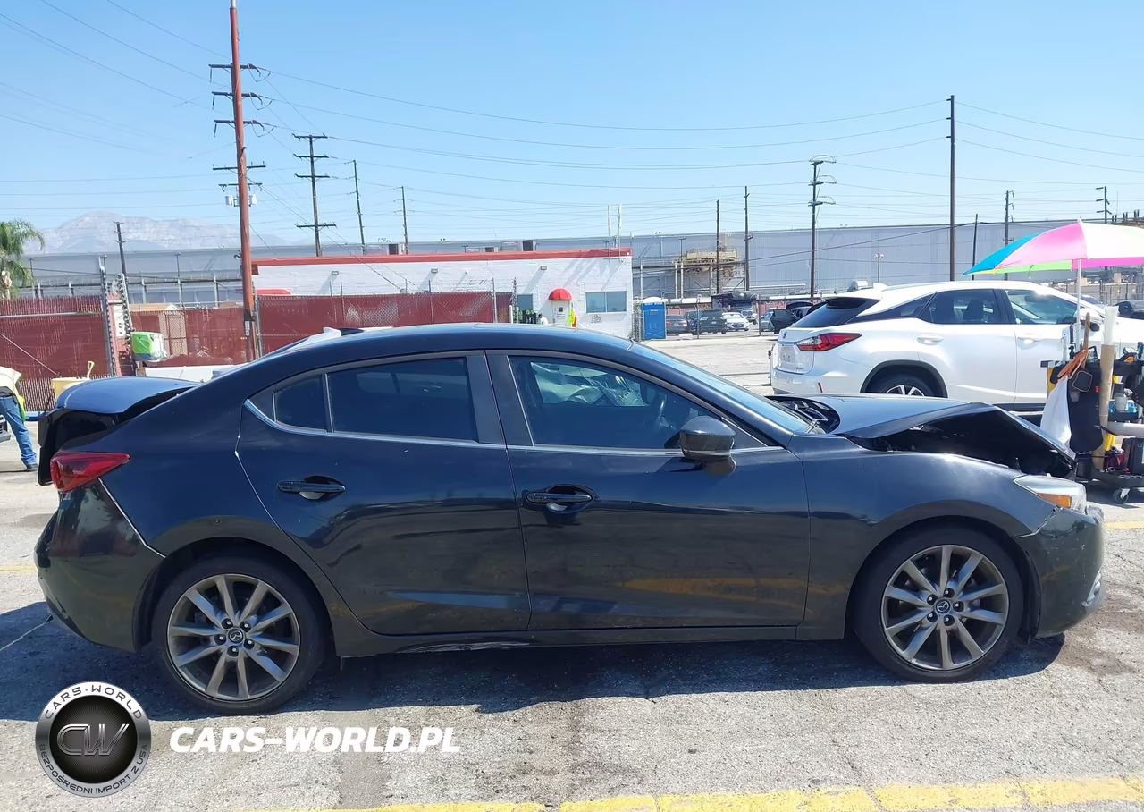 2018 Mazda Mazda3 Grand Touring VIN:3MZBN1W36JM185796 - 13