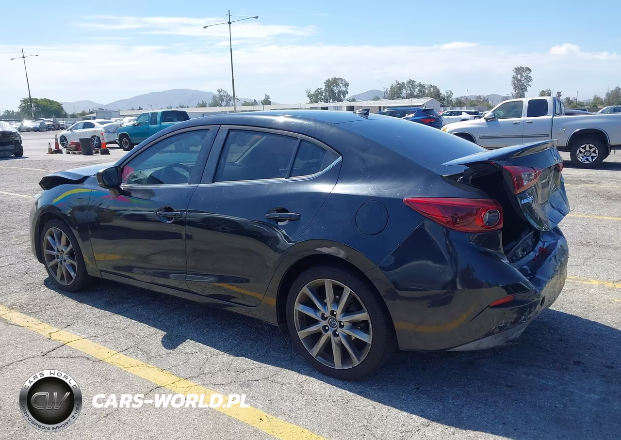 2018 Mazda Mazda3 Grand Touring VIN:3MZBN1W36JM185796 - 3
