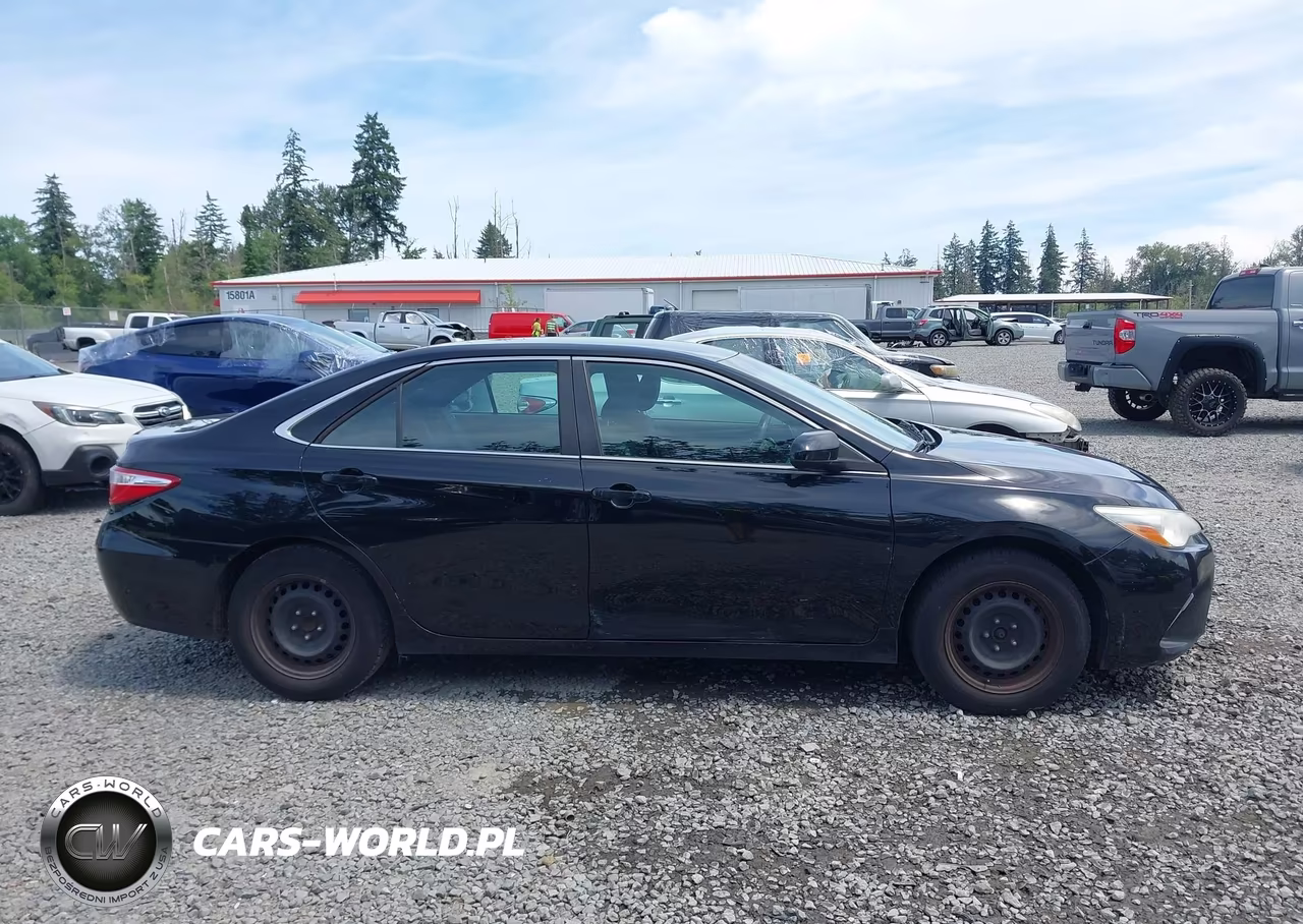 2015 Toyota Camry Le VIN:4T4BF1FKXFR490763 - 13