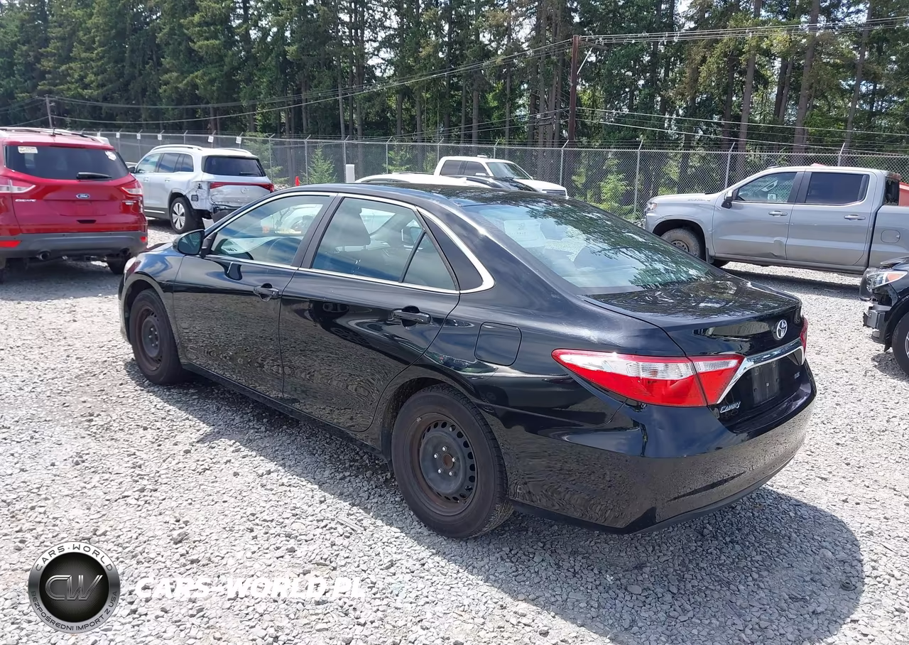 2015 Toyota Camry Le VIN:4T4BF1FKXFR490763 - 3