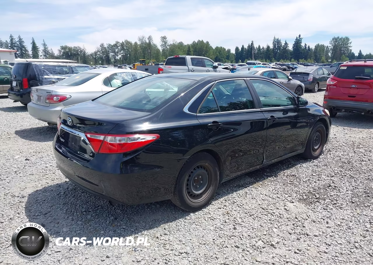 2015 Toyota Camry Le VIN:4T4BF1FKXFR490763 - 4