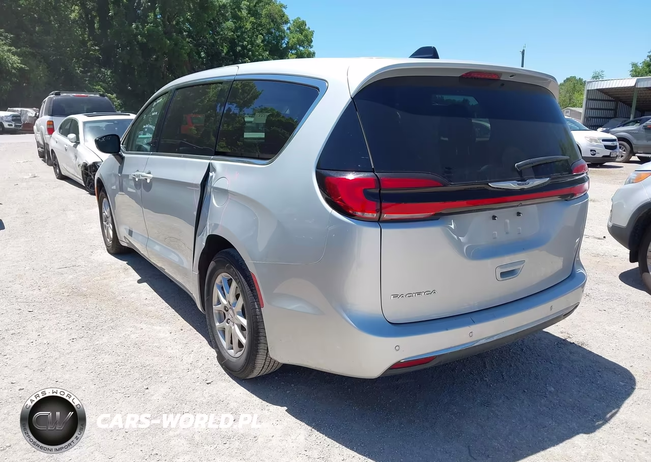 2024 Chrysler Pacifica Touring L VIN:2C4RC1BG6RR172583 - 3