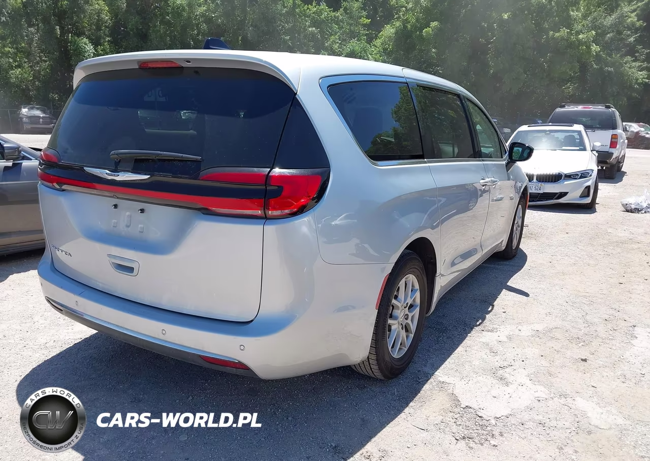 2024 Chrysler Pacifica Touring L VIN:2C4RC1BG6RR172583 - 4