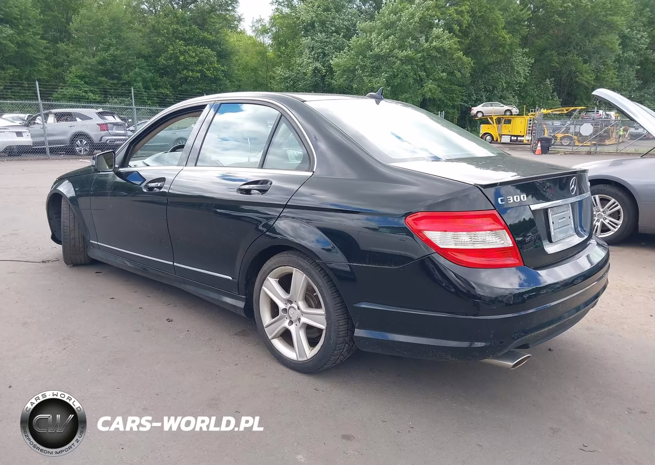 2011 Mercedes-Benz C 300 Luxury 4Matic-Sport 4Matic VIN:WDDGF8BB6BR182169 - 3