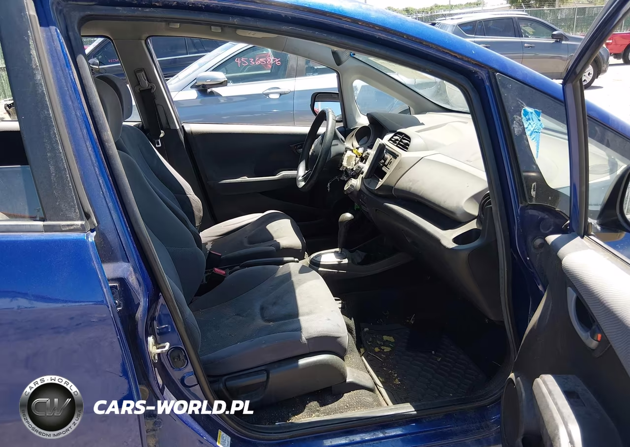 2009 Honda Fit VIN:JHMGE882X9S051896 - 5