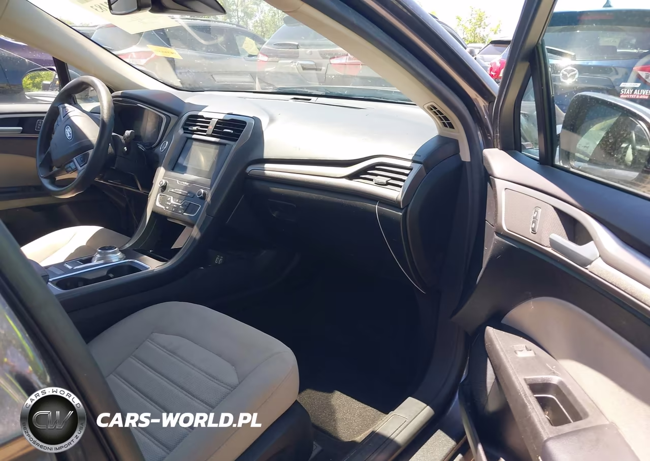 2019 Ford Fusion S VIN:3FA6P0G78KR247039 - 5