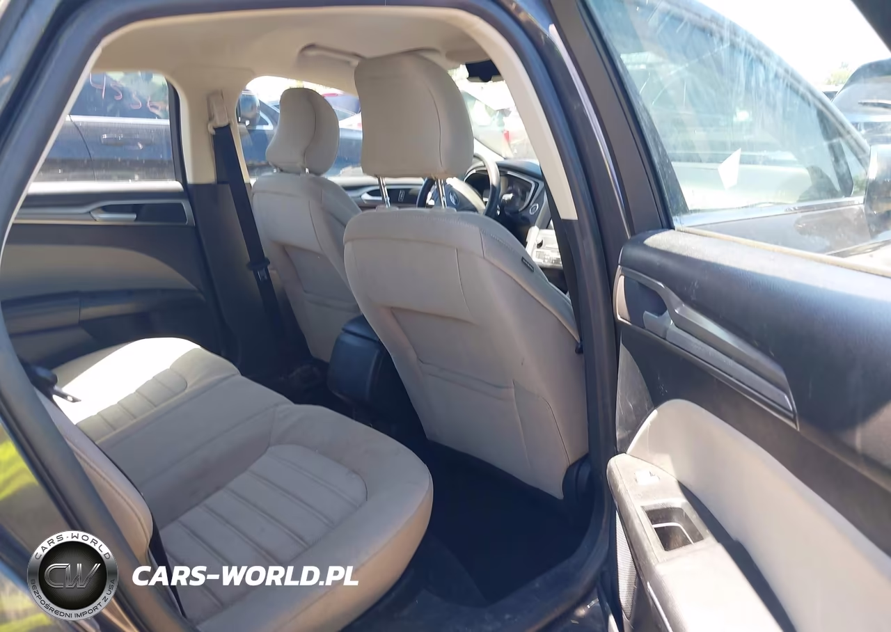 2019 Ford Fusion S VIN:3FA6P0G78KR247039 - 8
