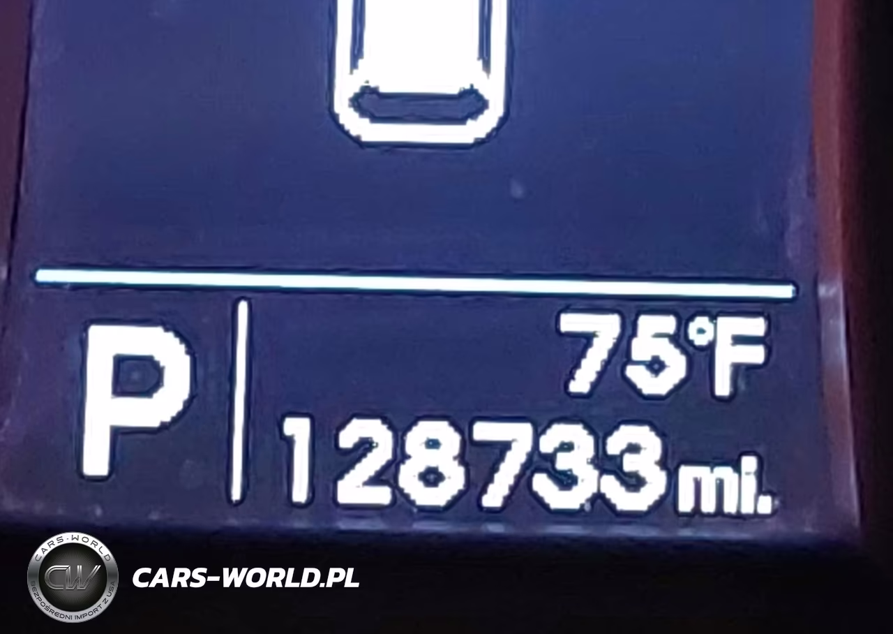 2016 Hyundai Santa Fe Sport 2.4L VIN:5XYZUDLB9GG315903 - 15