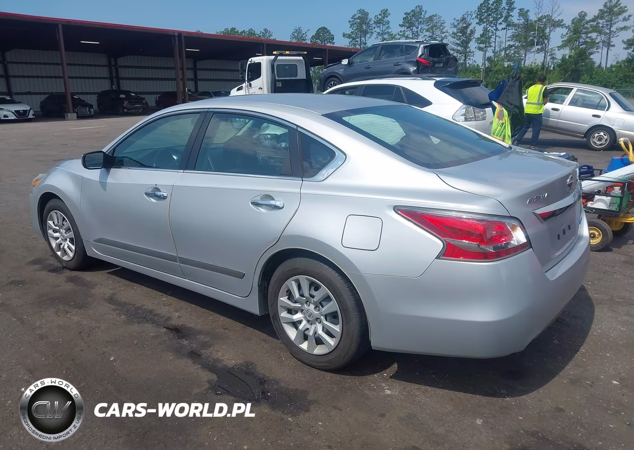 2014 Nissan Altima 2.5 S VIN:1N4AL3AP3EN389029 - 3