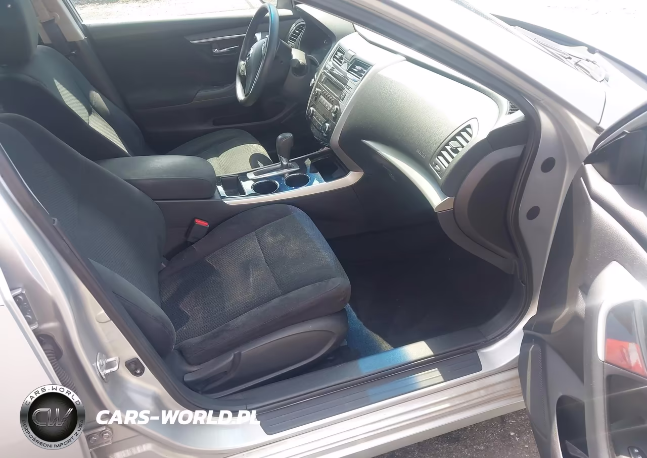 2014 Nissan Altima 2.5 S VIN:1N4AL3AP3EN389029 - 5
