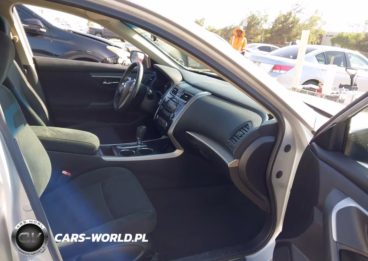 2015 Nissan Altima 2.5 S VIN:1N4AL3AP5FC133004 - 5