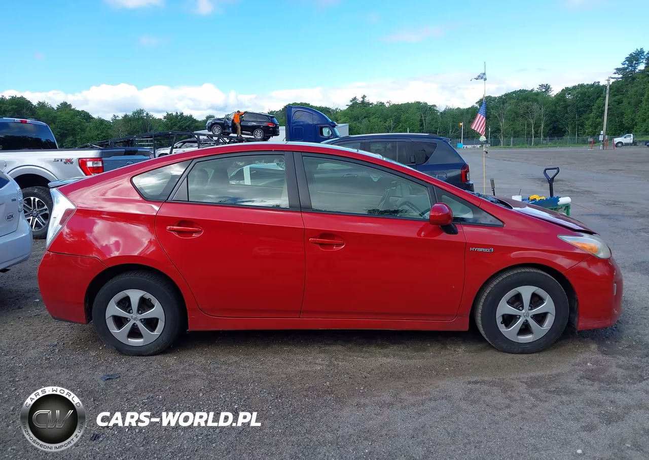 2013 Toyota Prius Three VIN:JTDKN3DU4D5628516 - 13