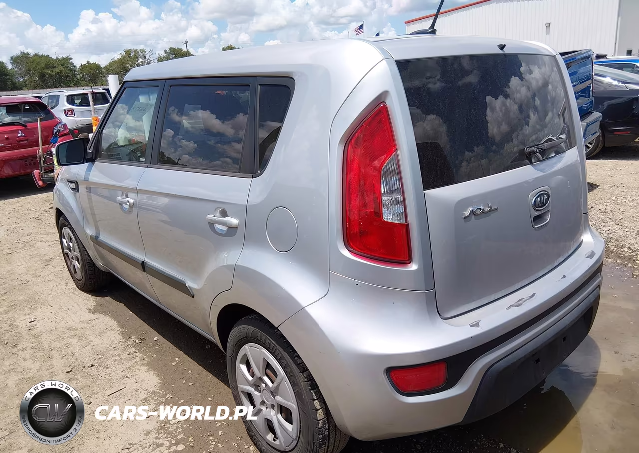 2012 Kia Soul VIN:KNDJT2A53C7465630 - 3