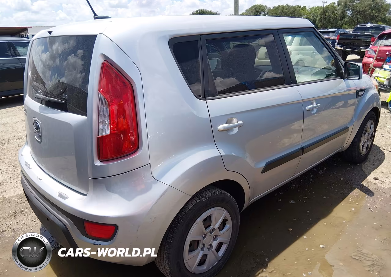 2012 Kia Soul VIN:KNDJT2A53C7465630 - 4
