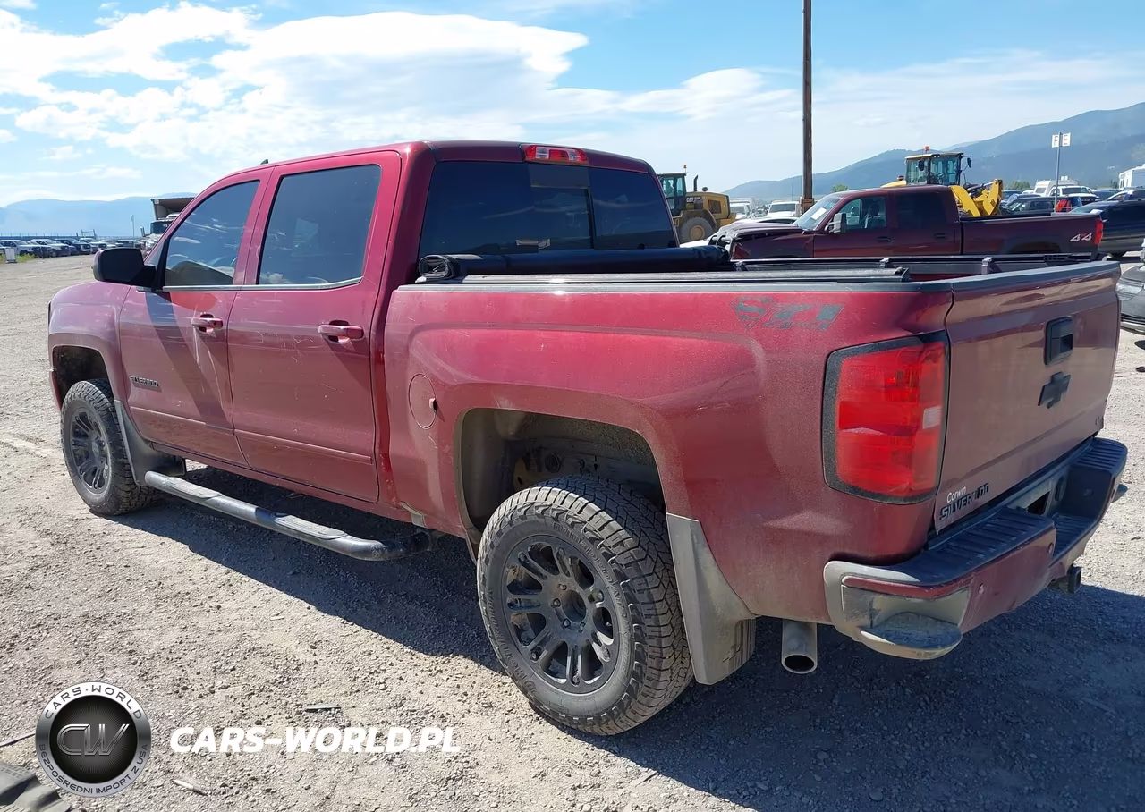 2018 Chevrolet Silverado 1500 2Lt VIN:3GCUKREC5JG187655 - 3