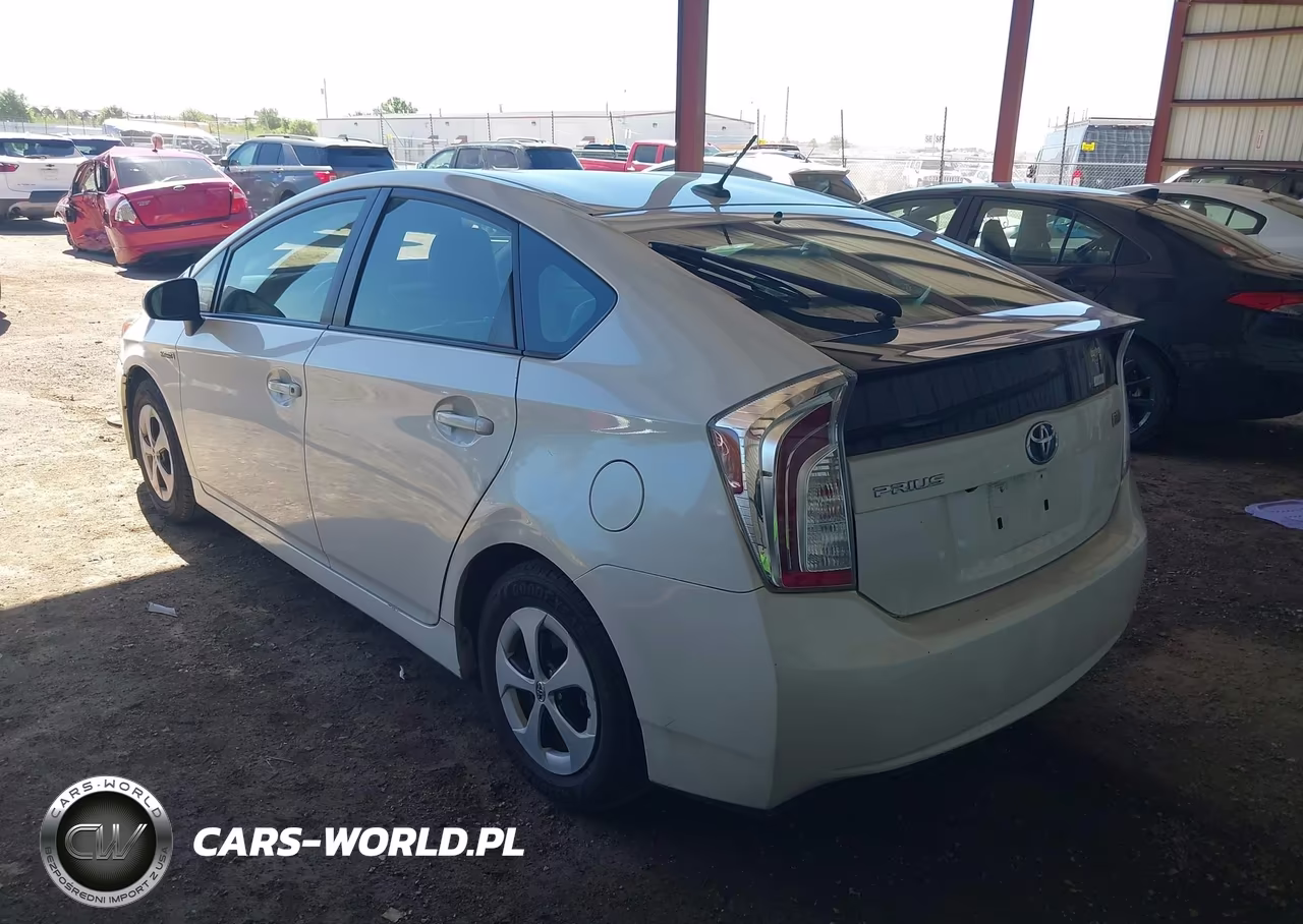 2015 Toyota Prius Four VIN:JTDKN3DU9F0436833 - 3