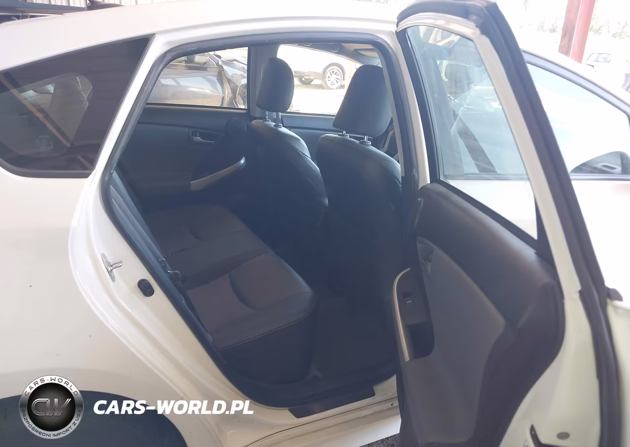 2015 Toyota Prius Four VIN:JTDKN3DU9F0436833 - 8