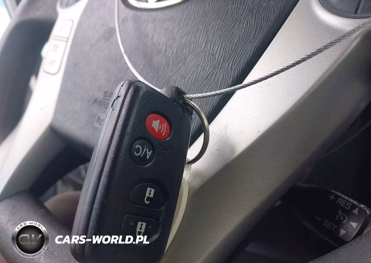 2014 Toyota Prius Three VIN:JTDKN3DU5E1746471 - 11