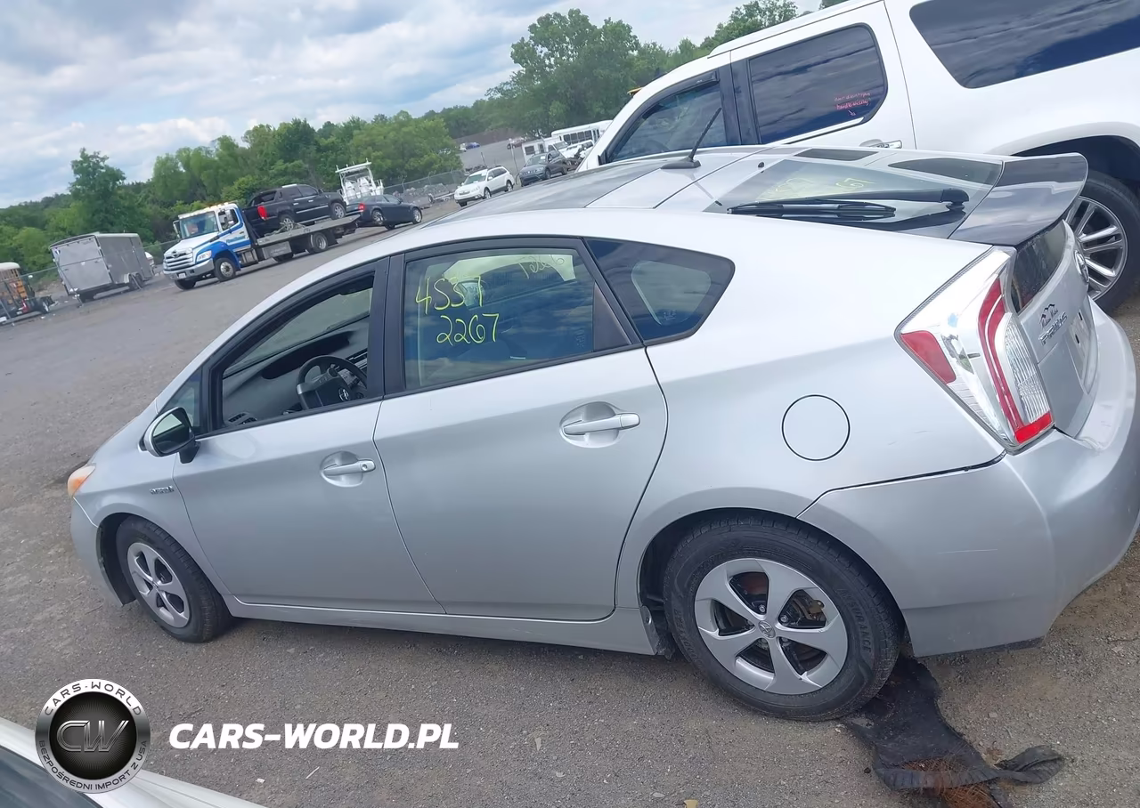 2014 Toyota Prius Three VIN:JTDKN3DU5E1746471 - 14