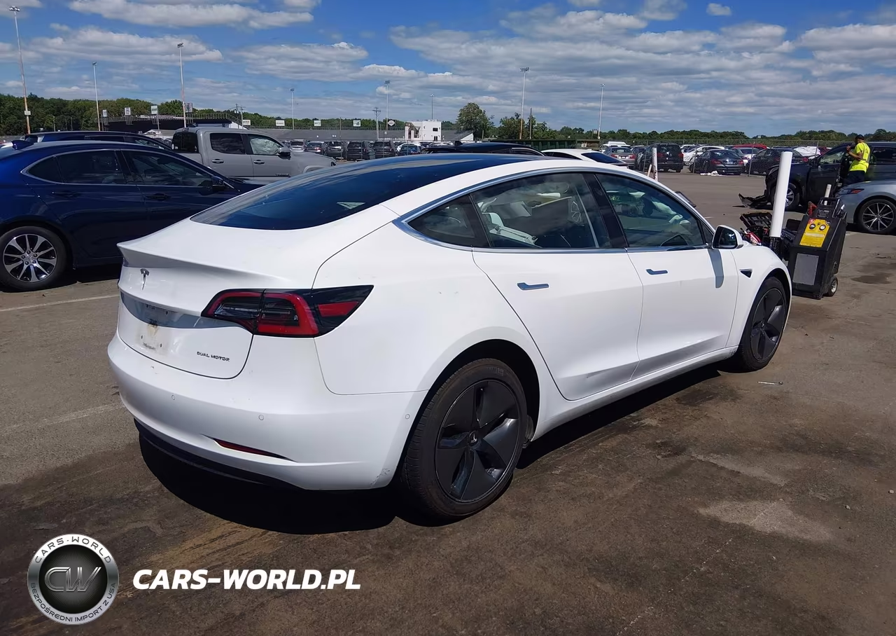 2018 Tesla Model 3 Long Range-Performance VIN:5YJ3E1EB5JF120832 - 4