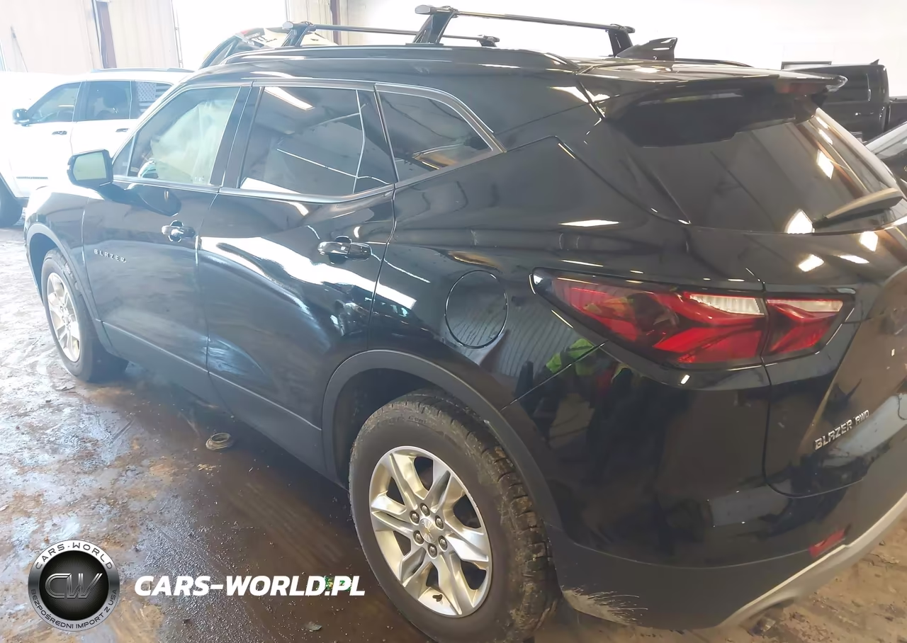 2022 Chevrolet Blazer Awd 2Lt VIN:3GNKBHR47NS218385 - 3
