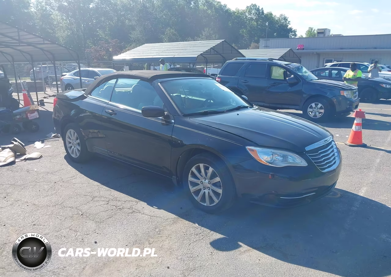 2013 Chrysler 200 Touring – zdjęcie 1 z 11