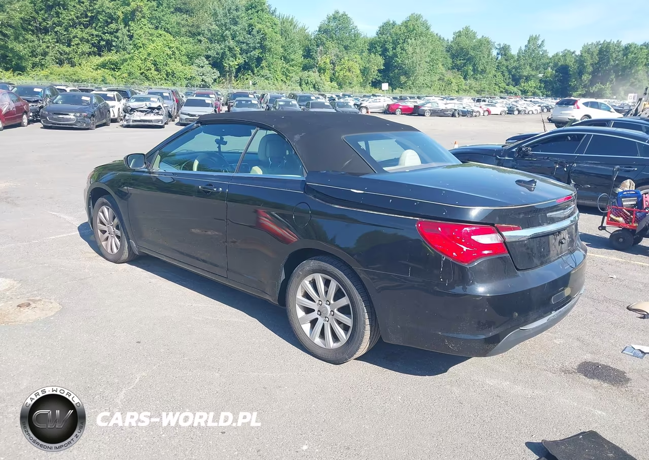 2013 Chrysler 200 Touring VIN:1C3BCBEB0DN676841 - 3