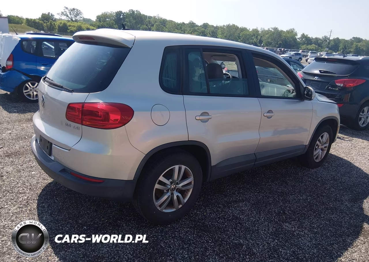 2012 Volkswagen Tiguan S VIN:WVGAV7AX5CW532772 - 4