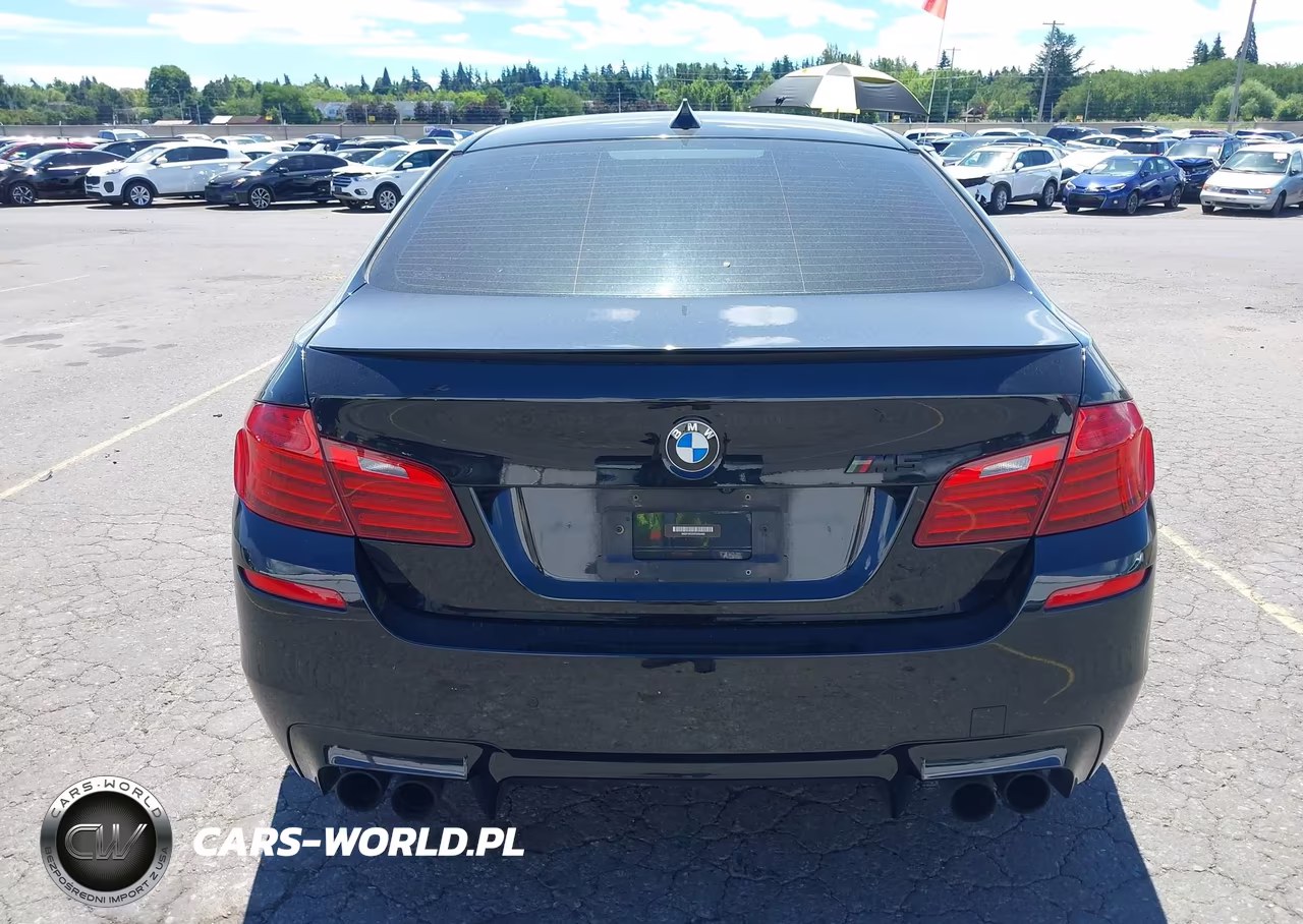 2015 BMW M5 VIN:WBSFV9C55FD594490 - 16
