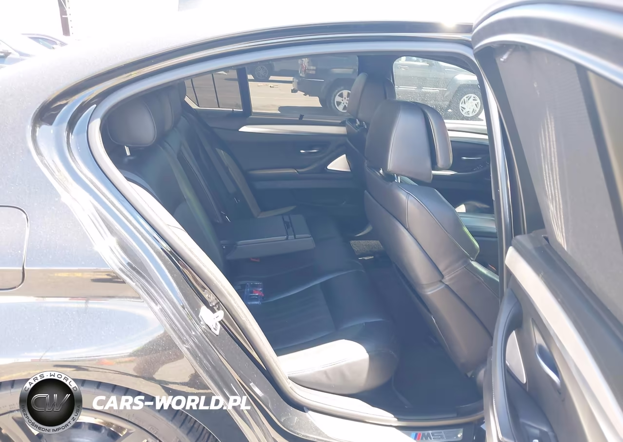 2015 BMW M5 VIN:WBSFV9C55FD594490 - 8